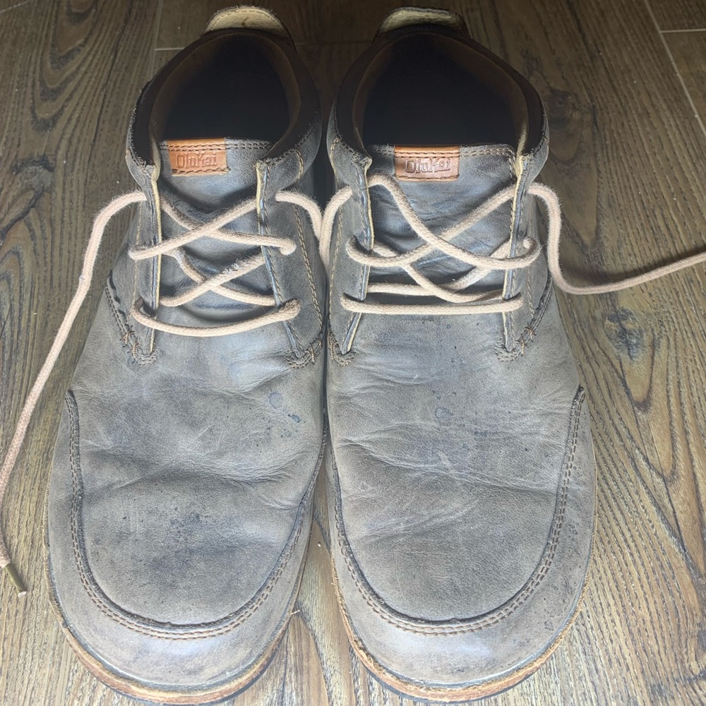 Men’s brown leather Olukai shoes size 12